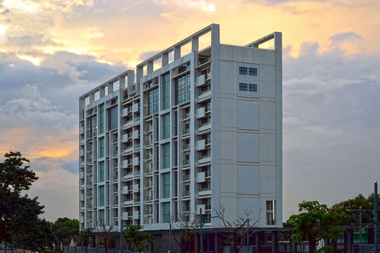 3 McKinley West Condominiums to Explore